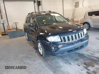 2011 Jeep Compass with VIN 1J4NF1FB5BD193738, listed as a IAAI auction lot 41581295 with 191,844 mi miles. Bid and sale history available at carsss.com. Image 1.