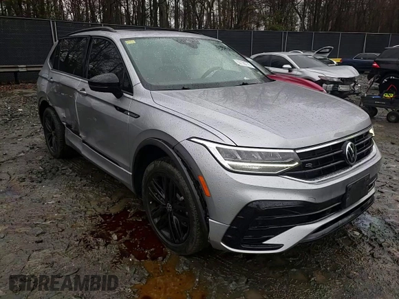 2022 Volkswagen Tiguan SE R-Line Black z VIN 3VV8B7AX4NM095539, wystawiony jako Copart lot #50128775 z przebiegiem 48 627 mil mil oraz Szkoda całkowita • Salvage title. Historia ofert i sprzedaży dostępna na DreamBid. Obrazek 12.