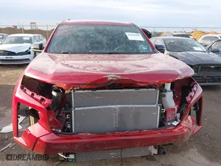 2024 Chevrolet Traverse FWD LT with VIN 1GNERGKS5RJ235401, listed as a IAAI auction lot 41601590 with 5,239 mi miles. Bid and sale history available at carsss.com. Image 13.