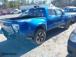 2017 Toyota Tacoma SR5 with VIN 5TFCZ5AN5HX120986, listed as a IAAI auction lot 41230963 with 93,258 mi miles. Bid and sale history available at carsss.com. Image 4.