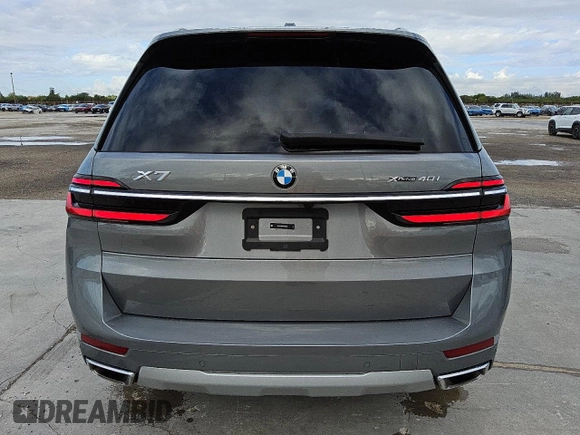 2024 BMW X7 xDrive40i z VIN 5UX23EM08R9V48892, wystawiony jako Copart lot #56059665 z przebiegiem 28 430 mil mil oraz Tytuł czysty. Historia ofert i sprzedaży dostępna na DreamBid. Obrazek 6.