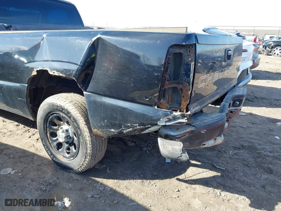 2006 Chevrolet Silverado 1500 Work Truck with VIN 3GCEC14X76G213817, listed as a IAAI auction lot 41817367 with 181,860 mi miles. Bid and sale history available at carsss.com. Image 6.