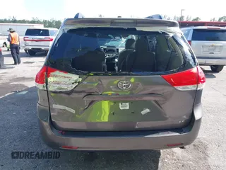 2011 Toyota Sienna LE AAS with VIN 5TDKK3DC0BS050227, listed as a IAAI auction lot 41931314 with 190,793 mi miles. Bid and sale history available at carsss.com. Image 6.