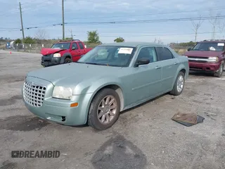 2005 Chrysler 300 with VIN 2C3AA43R85H559953, listed as a IAAI auction lot 41326006 with 190,288 mi miles. Bid and sale history available at carsss.com. Image 2.