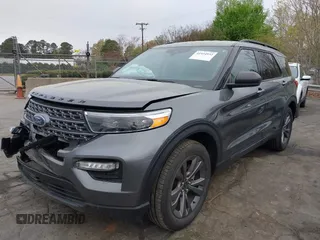 2021 Ford Explorer XLT with VIN 1FMSK8DH1MGB57403, listed as a IAAI auction lot 41934932 with 33,649 mi miles. Bid and sale history available at carsss.com. Image 2.