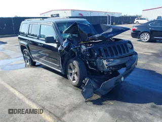 2017 Jeep Patriot Sport with VIN 1C4NJPBA6HD185760, listed as a IAAI auction lot 40723625 with 118,850 mi miles. Bid and sale history available at carsss.com. Image 1.