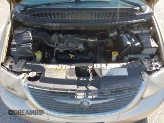 2001 Chrysler Town & Country Limited with VIN 2C8GP64L01R396390, listed as a IAAI auction lot 41978985 with 224,064 mi miles. Bid and sale history available at carsss.com. Image 10.