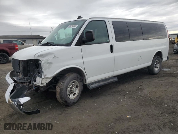 2020 Chevrolet Express Passenger LT z VIN 1GAZGPFG5L1211055, wystawiony jako Copart lot #51353985 z przebiegiem 59 271 mil mil oraz Szkody całkowita. Historia ofert i sprzedaży dostępna na DreamBid. Obrazek 1.