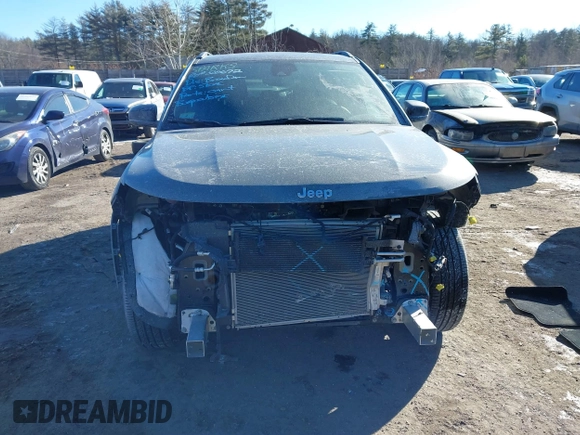 2024 Jeep Compass Latitude Lux z VIN 3C4NJDFN8RT602268, wystawiony jako IAAI lot #41449109 z przebiegiem 11 137 mil mil oraz . Historia ofert i sprzedaży dostępna na DreamBid. Obrazek 6.