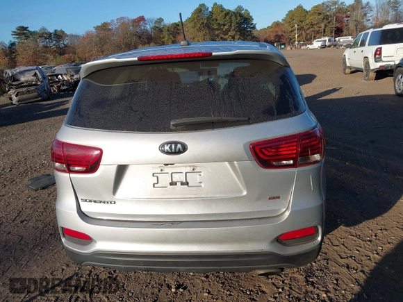 2019 Kia Sorento LX with VIN 5XYPGDA34KG526946, listed as a IAAI auction lot 40771761 with 132,260 mi miles and . Bid and sale history available at DreamBid. Image 16.