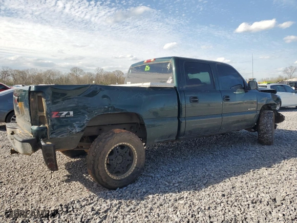2002 Chevrolet Silverado 1500HD LT with VIN 1GCGK13U82F196203, listed as a Copart auction lot 48412945 with 308,132 mi miles and Salvage Title. Bid and sale history available at carsss.com. Image 3.