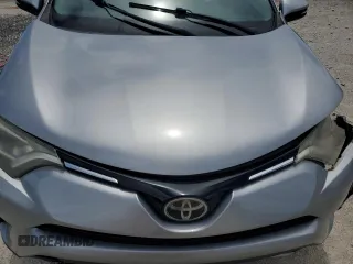 2018 Toyota RAV4 XLE z VIN 2T3WFREVXJW449975, wystawiony jako Copart lot #63962615 z przebiegiem 78 410 mil mil oraz Szkoda całkowita • Salvage title. Historia ofert i sprzedaży dostępna na DreamBid. Obrazek 12.