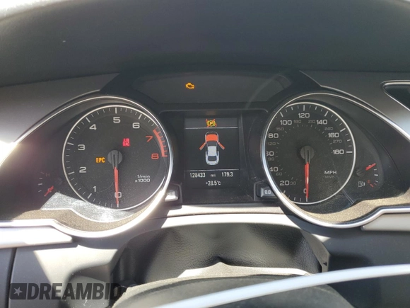 2012 Audi A5 Premium Plus z VIN WAURFAFR6CA001232, wystawiony jako Copart lot #56141765 z przebiegiem 128 433 mil mil oraz Szkoda całkowita • Salvage title. Historia ofert i sprzedaży dostępna na DreamBid. Obrazek 9.