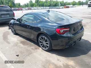 2017 Toyota 86 z VIN JF1ZNAA18H9701713, wystawiony jako IAAI lot #42285272 z przebiegiem 34 829 mil mil oraz . Historia ofert i sprzedaży dostępna na DreamBid. Obrazek 3.