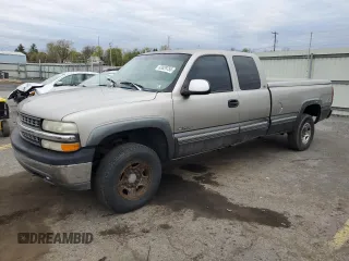 2000 Chevrolet Silverado 2500 LT with VIN 1GCGK29U0YE159920, listed as a Copart auction lot 53829755 with 104,964 mi miles and Clean Title. Bid and sale history available at carsss.com. Image 1.