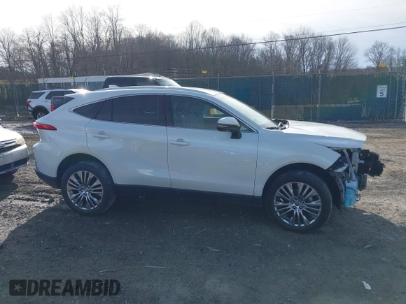 2022 Toyota Venza LE with VIN JTEAAAAH8NJ115518, listed as a IAAI auction lot 41758903 with 17,738 mi miles and . Bid and sale history available at DreamBid. Image 14.