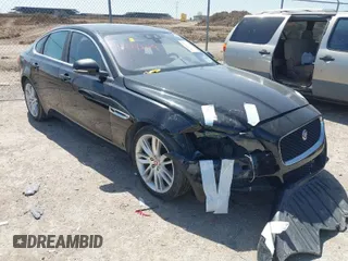2016 Jaguar XF 35t Prestige with VIN SAJBE4BV8GCY02560, listed as a IAAI auction lot 41704209 with 109,917 mi miles. Bid and sale history available at carsss.com. Image 1.