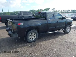 2011 GMC Sierra 1500 SLE z VIN 1GTR2VE35BZ165574, wystawiony jako IAAI lot #42241050 z przebiegiem 197 335 mil mil oraz . Historia ofert i sprzedaży dostępna na DreamBid. Obrazek 4.