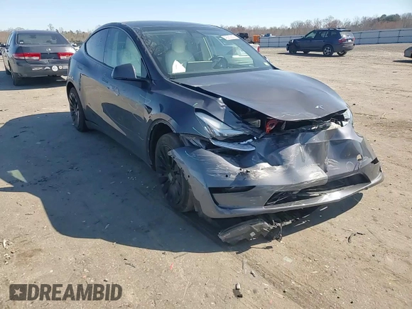 2022 Tesla Model Y Long Range z VIN 7SAYGAEE5NF573044, wystawiony jako Copart lot #49230835 z przebiegiem 41 220 mil mil oraz Szkody całkowita. Historia ofert i sprzedaży dostępna na DreamBid. Obrazek 11.