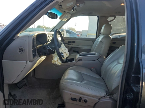 2003 GMC Yukon XL SLT with VIN 3GKGK26G73G301216, listed as a Copart auction lot 45231825 with 124,739 mi miles and Salvage Title. Bid and sale history available at carsss.com. Image 7.