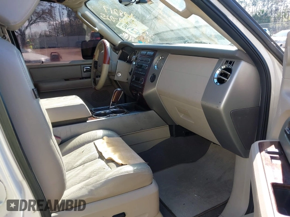 2008 Ford Expedition EL Limited with VIN 1FMFK195X8LA08217, listed as a IAAI auction lot 41638362 with 259,569 mi miles. Bid and sale history available at carsss.com. Image 5.