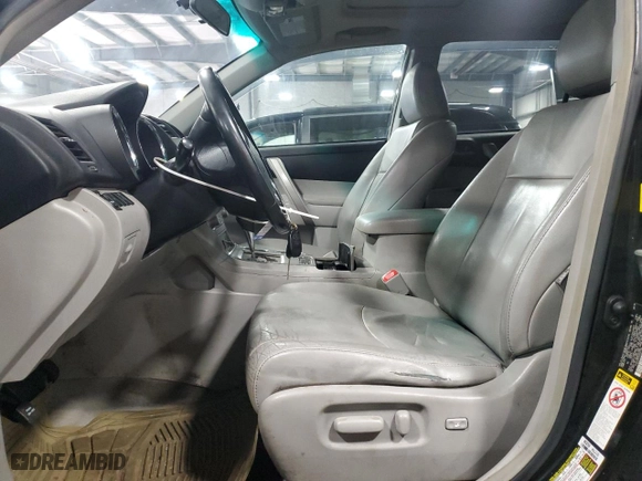 2010 Toyota Highlander SE with VIN 5TDJK3EH7AS037706, listed as a Copart auction lot 45702795 with 239,331 mi miles and Salvage Title. Bid and sale history available at carsss.com. Image 7.