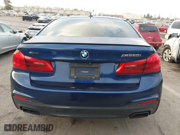 2019 BMW 5 Series M550i xDrive z VIN WBAJB9C54KB288992, wystawiony jako IAAI lot #41302127 z przebiegiem 48 418 mil mil oraz . Historia ofert i sprzedaży dostępna na DreamBid. Obrazek 16.