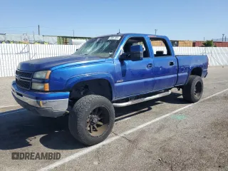 2003 Chevrolet Silverado 1500HD LT z VIN 1GCGC13U93F111447, wystawiony jako Copart lot #74067304 z przebiegiem 214 131 mil mil oraz Szkoda całkowita • Salvage title. Historia ofert i sprzedaży dostępna na DreamBid. Obrazek 1.