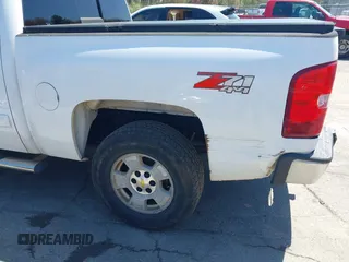 2010 Chevrolet Silverado 1500 LT with VIN 3GCRKSE32AG259148, listed as a IAAI auction lot 42147353 with 97,643 mi miles and . Bid and sale history available at DreamBid. Image 6.