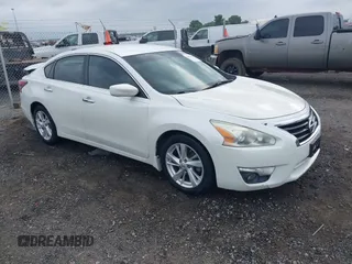 2015 Nissan Altima 2.5 z VIN 1N4AL3APXFC279088, wystawiony jako IAAI lot #42253386 z przebiegiem 150 327 mil mil oraz . Historia ofert i sprzedaży dostępna na DreamBid. Obrazek 1.