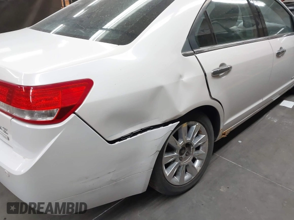 2012 Lincoln MKZ Hybrid with VIN 3LNDL2L39CR819759, listed as a IAAI auction lot 41968714 with 290,777 mi miles and . Bid and sale history available at DreamBid. Image 6.