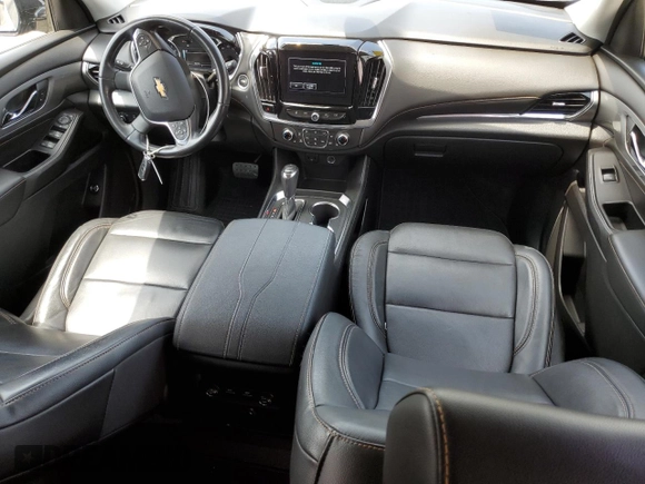 2019 Chevrolet Traverse LT z VIN 1GNERHKW9KJ173404, wystawiony jako Copart lot #58532605 z przebiegiem 105 730 mil mil oraz Szkoda całkowita • Salvage title. Historia ofert i sprzedaży dostępna na DreamBid. Obrazek 8.