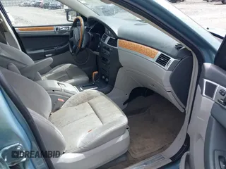 2008 Chrysler Pacifica with VIN 2A8GM78X18R608844, listed as a IAAI auction lot 41799356 with 102,382 mi miles and . Bid and sale history available at DreamBid. Image 5.