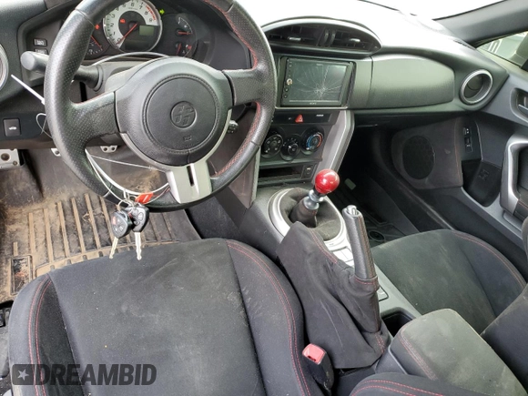2013 Scion FR-S z VIN JF1ZNAA16D1713884, wystawiony jako Copart lot #44968414 z przebiegiem 102 977 mil mil oraz Czysty tytuł • Clean title. Historia ofert i sprzedaży dostępna na DreamBid. Obrazek 8.