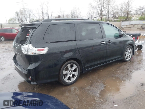 2018 Toyota Sienna SE with VIN 5TDXZ3DC5JS937838, listed as a IAAI auction lot 41964525 with 63,177 mi miles and . Bid and sale history available at DreamBid. Image 4.
