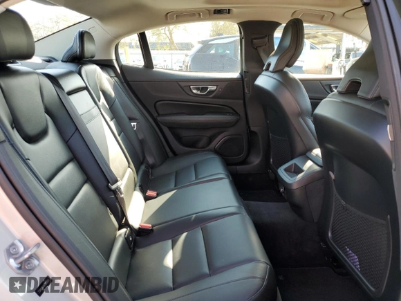 2019 Volvo S60 Momentum with VIN 7JR102FK8KG001031, listed as a Copart auction lot 44805915 with 34,688 mi miles and Salvage Title. Bid and sale history available at carsss.com. Image 10.