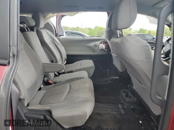 2022 Toyota Sienna LE with VIN 5TDKSKFC9NS056913, listed as a Copart auction lot 55704795 with 71,464 mi miles and Salvage title. Bid and sale history available at DreamBid. Image 11.