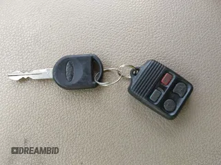 2006 Ford Explorer XLT z VIN 1FMEU73E56UB74573, wystawiony jako IAAI lot #42383380 z przebiegiem 224 359 mil mil oraz . Historia ofert i sprzedaży dostępna na DreamBid. Obrazek 11.