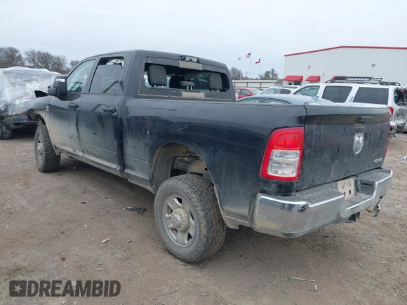 2023 Ram 2500 Tradesman z VIN 3C6UR5CL0PG614831, wystawiony jako IAAI lot #41367939 z przebiegiem 70 439 mil mil oraz . Historia ofert i sprzedaży dostępna na DreamBid. Obrazek 3.