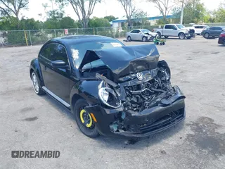 2013 Volkswagen Beetle Entry с VIN 3VWFP7AT4DM639280, выставлен на аукционе IAAI как лот 42324777 с пробегом 77 049 миль миль и . История ставок и продаж доступна на DreamBid. Изображение 6.