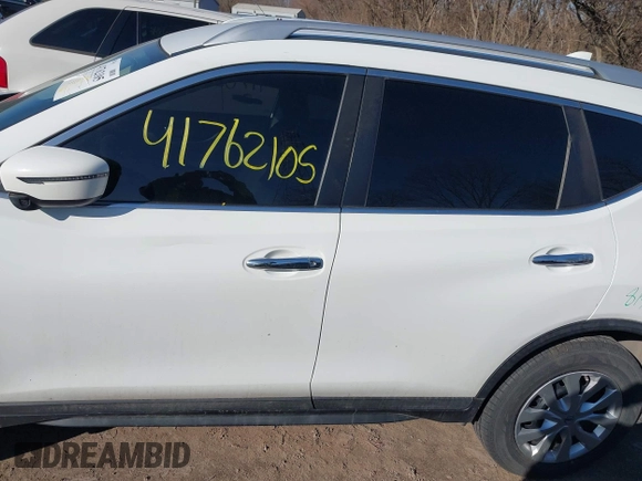 2017 Nissan Rogue SV with VIN KNMAT2MT1HP541640, listed as a IAAI auction lot 41762105 with 105,981 mi miles. Bid and sale history available at carsss.com. Image 14.