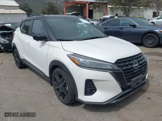 2022 Nissan Kicks SR with VIN 3N1CP5DV8NL484704, listed as a IAAI auction lot 41882050 with 70,535 mi miles. Bid and sale history available at carsss.com. Image 1.