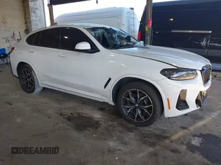 2024 BMW X4 xDrive30i with VIN 5UX33DT07R9V52819, listed as a IAAI auction lot 41688552 with 1 mi miles. Bid and sale history available at carsss.com. Image 1.