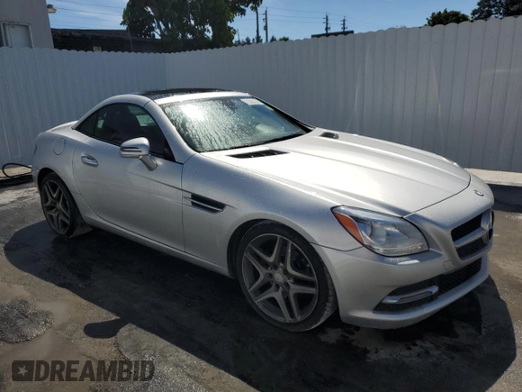 2015 Mercedes-Benz SLK 250 z VIN WDDPK4HA5FF099715, wystawiony jako Copart lot #46414085 z przebiegiem 63 532 mil mil oraz Czysty tytuł • Clean title. Historia ofert i sprzedaży dostępna na DreamBid. Obrazek 4.