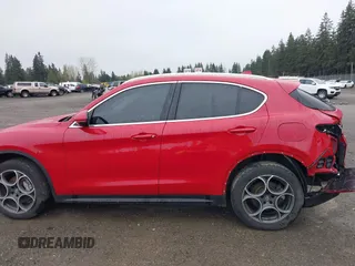 2018 Alfa Romeo Stelvio z VIN ZASFAKAN9J7B75330, wystawiony jako IAAI lot #41923353 z przebiegiem 68 251 mil mil oraz . Historia ofert i sprzedaży dostępna na DreamBid. Obrazek 15.