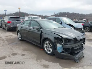 2018 Ford Fusion SE with VIN 3FA6P0H74JR125727, listed as a IAAI auction lot 41661939 with 100,446 mi miles. Bid and sale history available at carsss.com. Image 1.