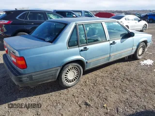 1993 Volvo 900 GLS с VIN YV1JS8839P1112547, выставлен на аукционе IAAI как лот 41296396 с пробегом 217 656 миль миль и . История ставок и продаж доступна на DreamBid. Изображение 4.