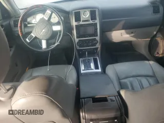 2007 Chrysler 300 C z VIN 2C3LK63H47H714753, wystawiony jako Copart lot #79659704 z przebiegiem 225 292 mil mil oraz Czysty tytuł • Clean title. Historia ofert i sprzedaży dostępna na DreamBid. Obrazek 8.