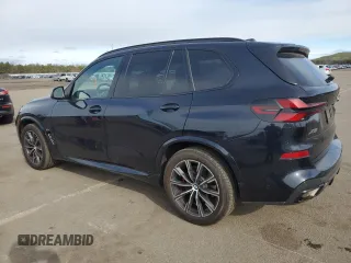 2024 BMW X5 xDrive40i z VIN 5UX23EU09R9S17979, wystawiony jako Copart lot #48359735 z przebiegiem 12 564 mil mil oraz Szkody całkowita. Historia ofert i sprzedaży dostępna na DreamBid. Obrazek 2.