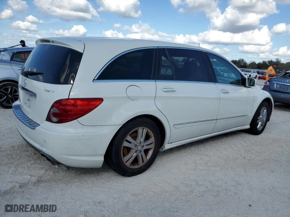 2009 Mercedes-Benz R-Class 3.5L with VIN 4JGCB65E29A093668, listed as a Copart auction lot 77626764 with 0 mi miles and Salvage Title. Bid and sale history available at carsss.com. Image 3.
